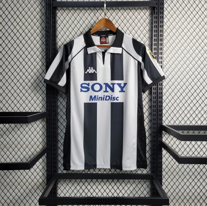 Juventus thuis 1997-1998