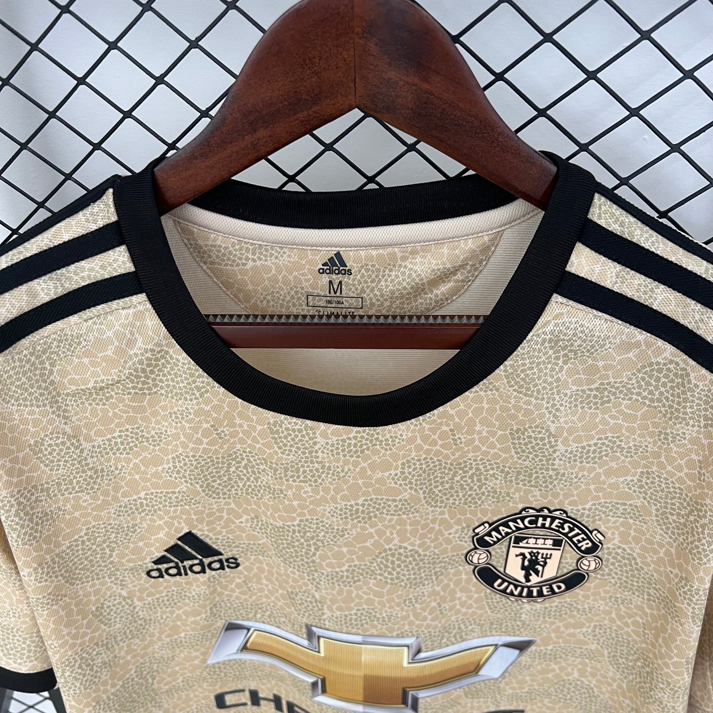Manchester United away 2029/20