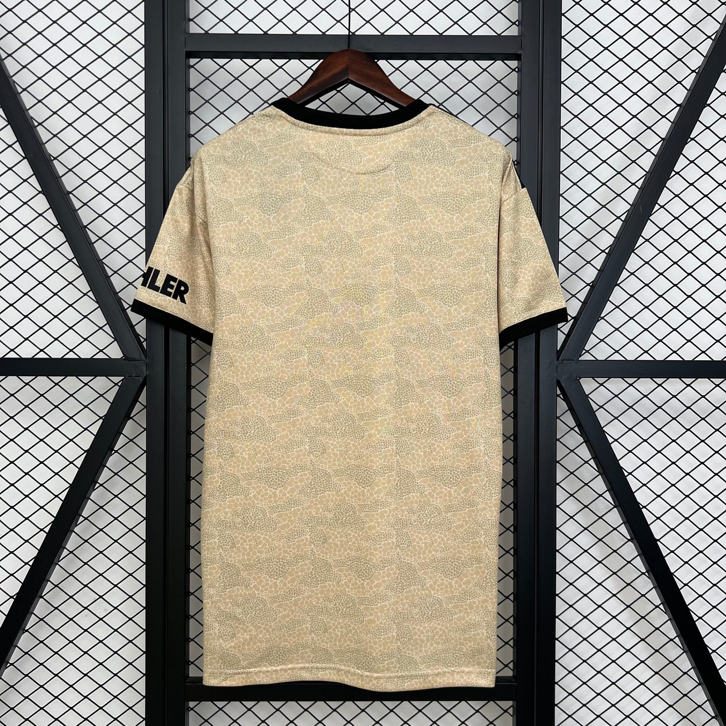 Manchester United away 2029/20