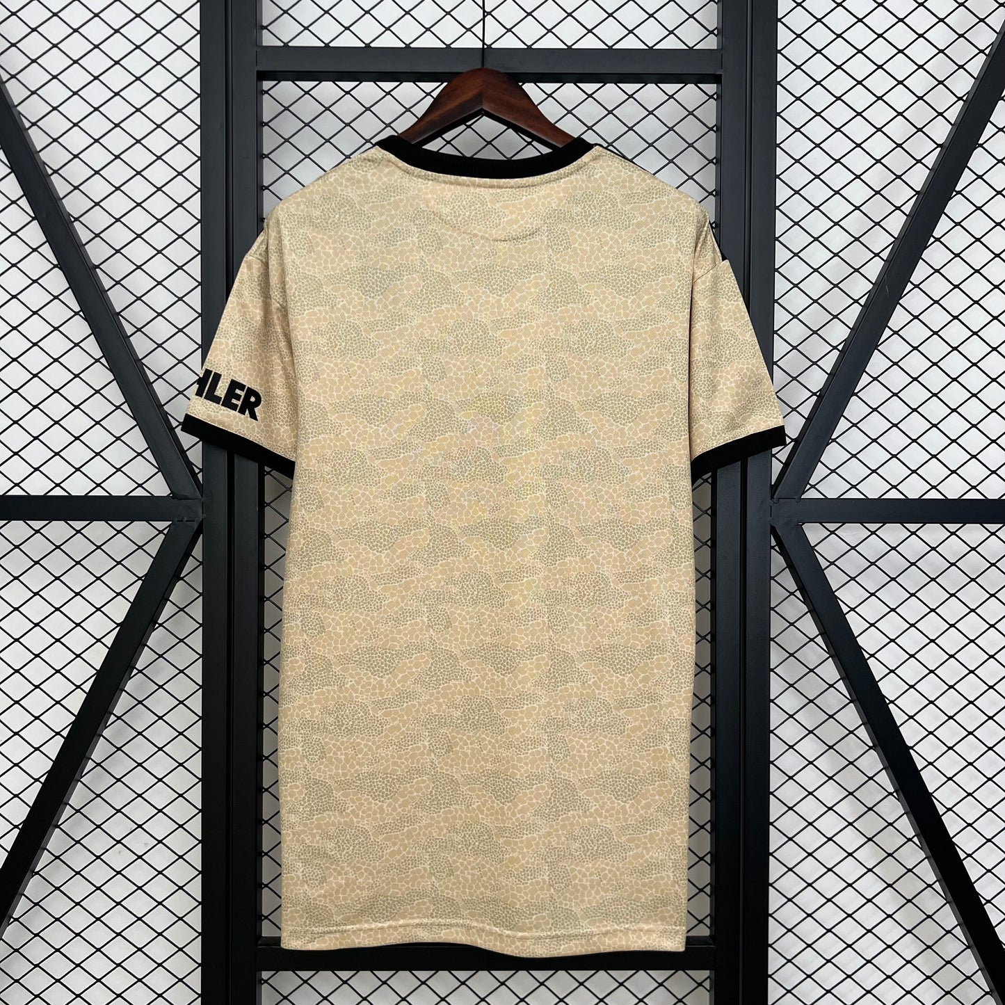 Manchester United away 2029/20